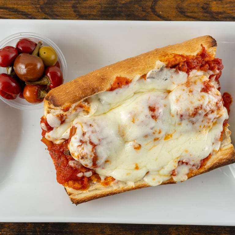Classic American Eats: Pizza, Deli, and More